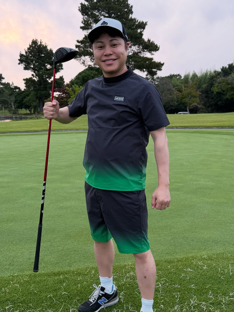 「NEWウェアにテンション上げ上げ」ノンスタ井上裕介、早朝ゴルフの爽やかスマイルにファンほっこり