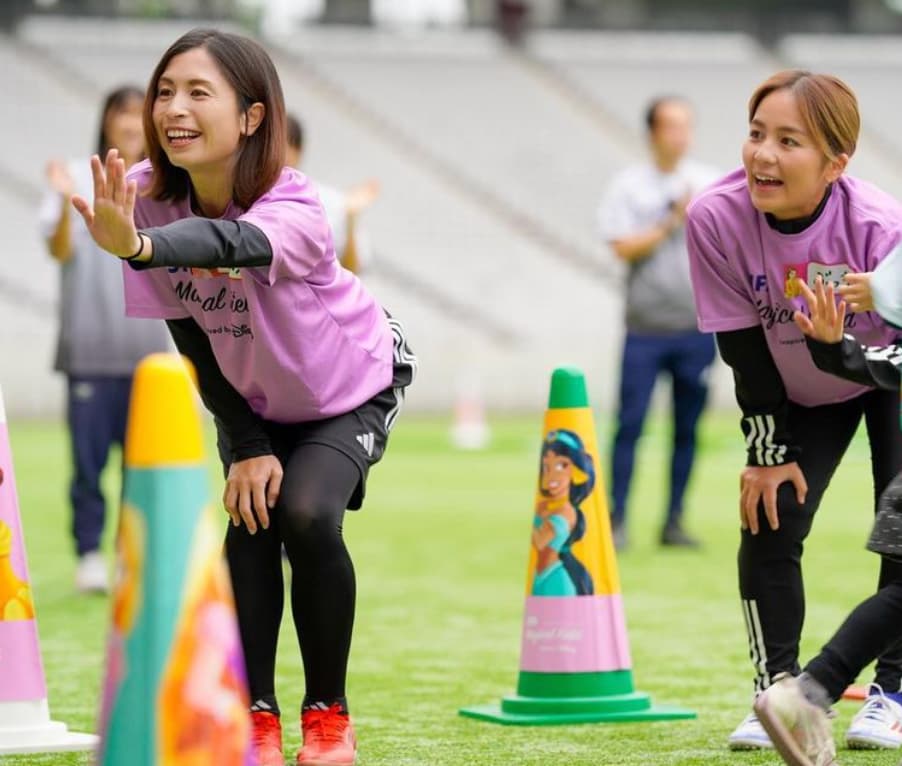 元なでしこジャパン　鮫島彩　小さなプリンセスたちとサッカーで交流！