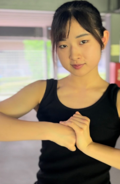 コンビネーションパンチからのハイキック！格闘家美女子、超絶カッコ可愛すぎるムービーでファン魅了！