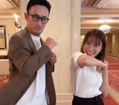 「めちゃ楽しい！」元ラウンドガールの美女、元ムエタイチャンプと激レア”適当に生きるな・爆肘打ち”ムービーを披露！