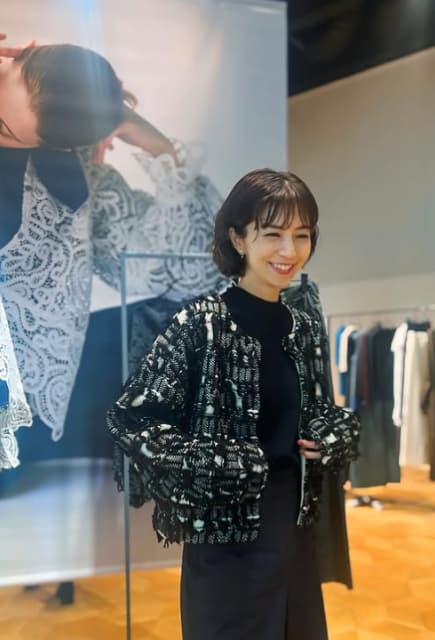 「かわいいのがいっぱい！」安田美沙子が展示会での様々なファッションを披露！