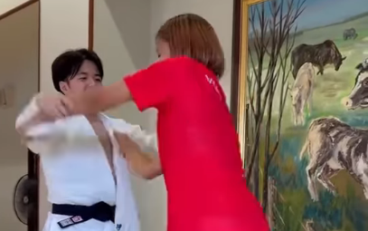 美女ビーチバレー選手、柔道家を背負投げ！？武士道スピリッツ宿る乙女の投げ技披露にファンガッツポーズ！