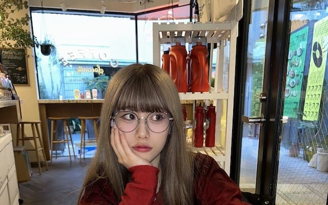 ME:I AYANEとカフェデート！？恋人目線ショットを公開！