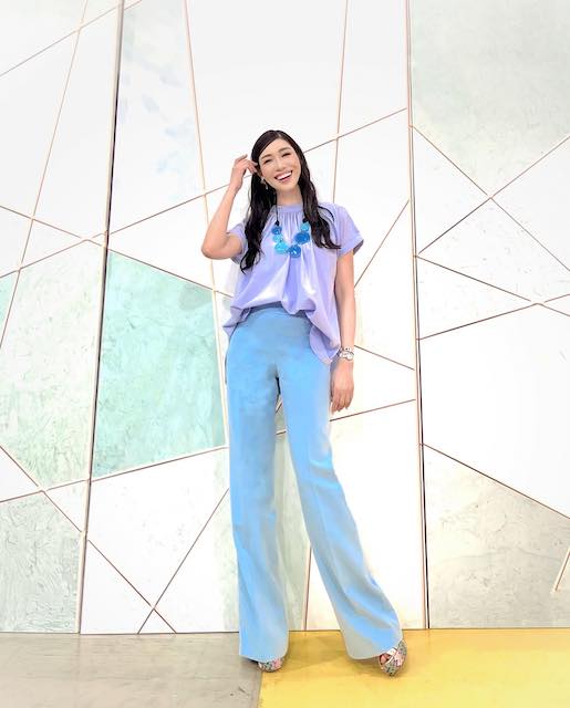 アンミカがグラデーションコーデを披露「目から心に影響する」