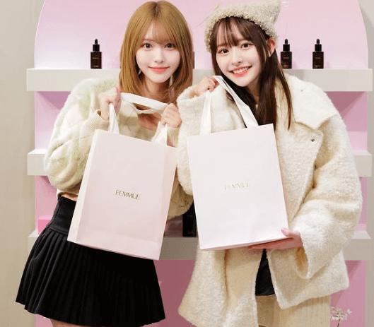 「なんと可愛いアラサー女子なのだ」話題の女優＆グラドル、”心の友が編み込む・ニット姿”を披露しファン、固まる