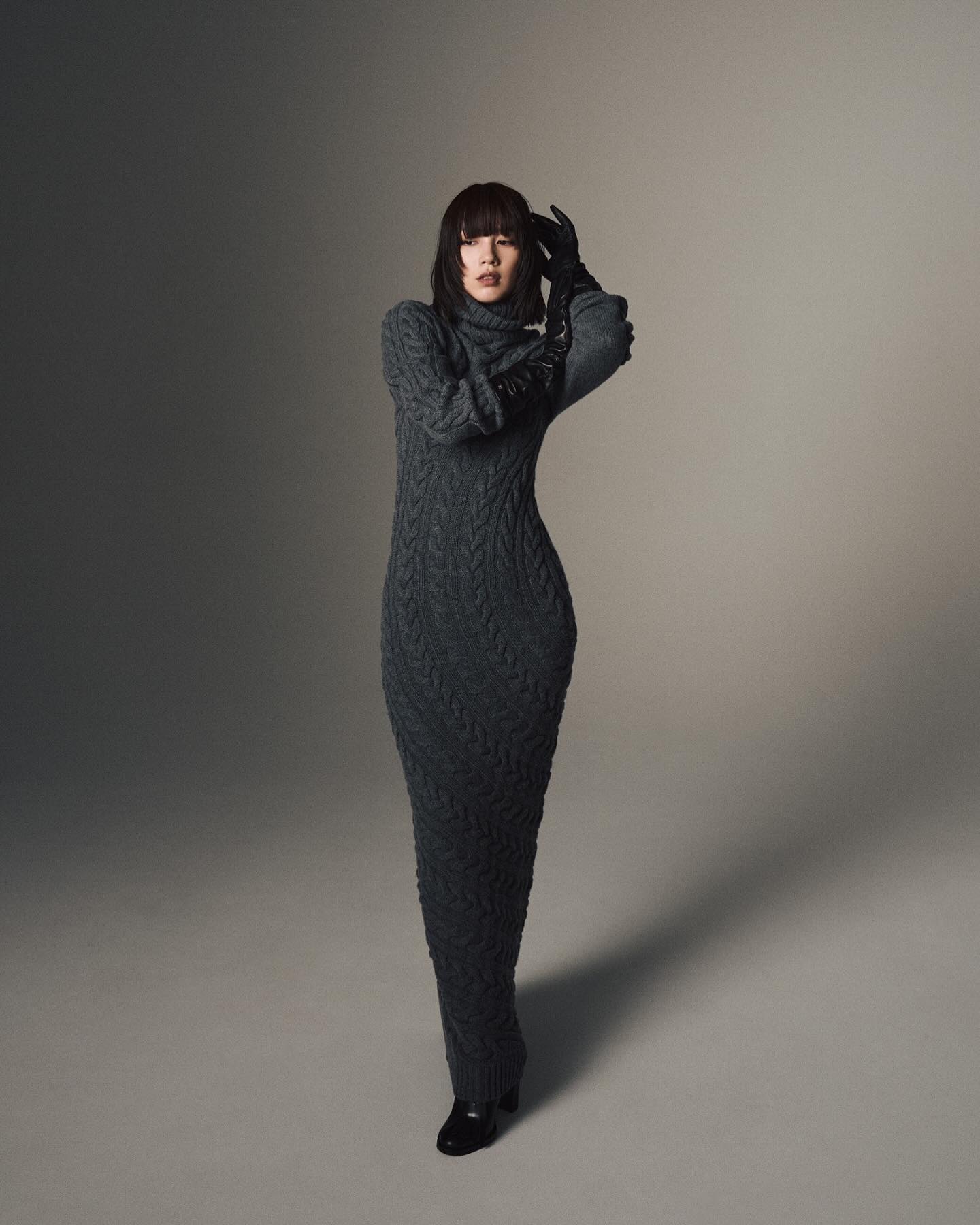 のん、最新ショットが「美術品の様な造形美！」と話題