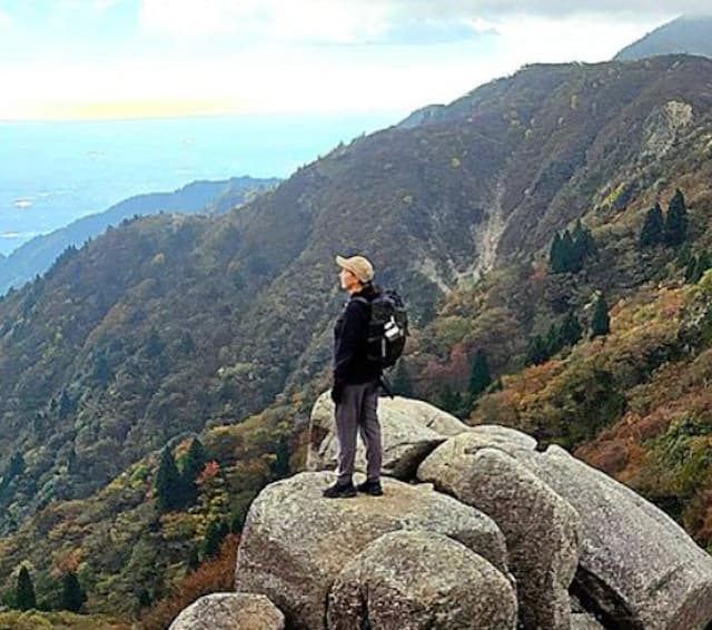 元バドミントン選手 小椋久美子　1092mとは思えないほどの壮大さ。頂上での圧巻の風景