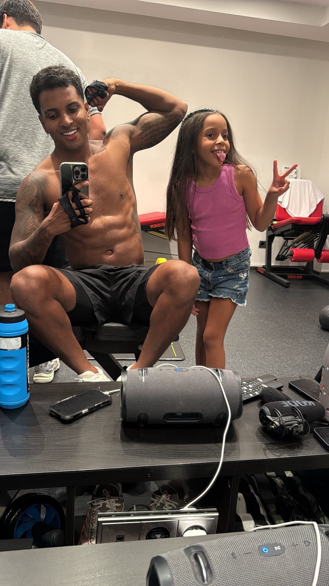 ロドリゴが妹とのジムショットを公開「AJ」と投稿