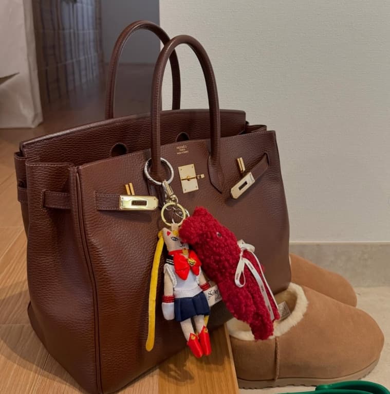 誰からのプレゼント？元モー娘。〇〇がエルメスと合わせるジャイアンツのキャップが話題！