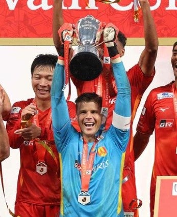 「私は一生グランパスファンです」退団のランゲラックがサポーターへメッセージ