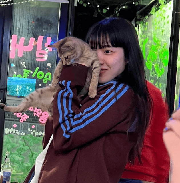 あいみょんの韓国ショットに大人気K-POPアイドルも「かわいい」と太鼓判