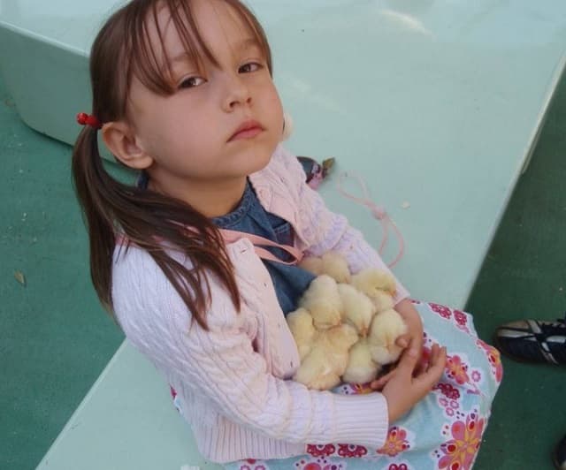 「かわちすぎる」FRUITS ZIPPER 早瀬ノエルが投稿したひよこたちとの”ちびのえ”写真に絶賛の嵐！