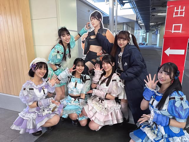 ちとせよしの、『あまいものつめあわせ』率いて浜松オートレース場へ！激カワ衣装にファンメロメロ！？