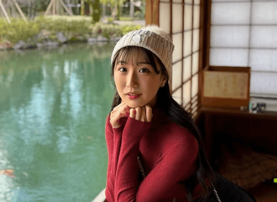 「もう本当に可愛いなぁ」美女アナウンサー、水面が光る”絶景庭園・和室美ショット”を披露しファン夢心地に！「色っぽい、ドキッとする」
