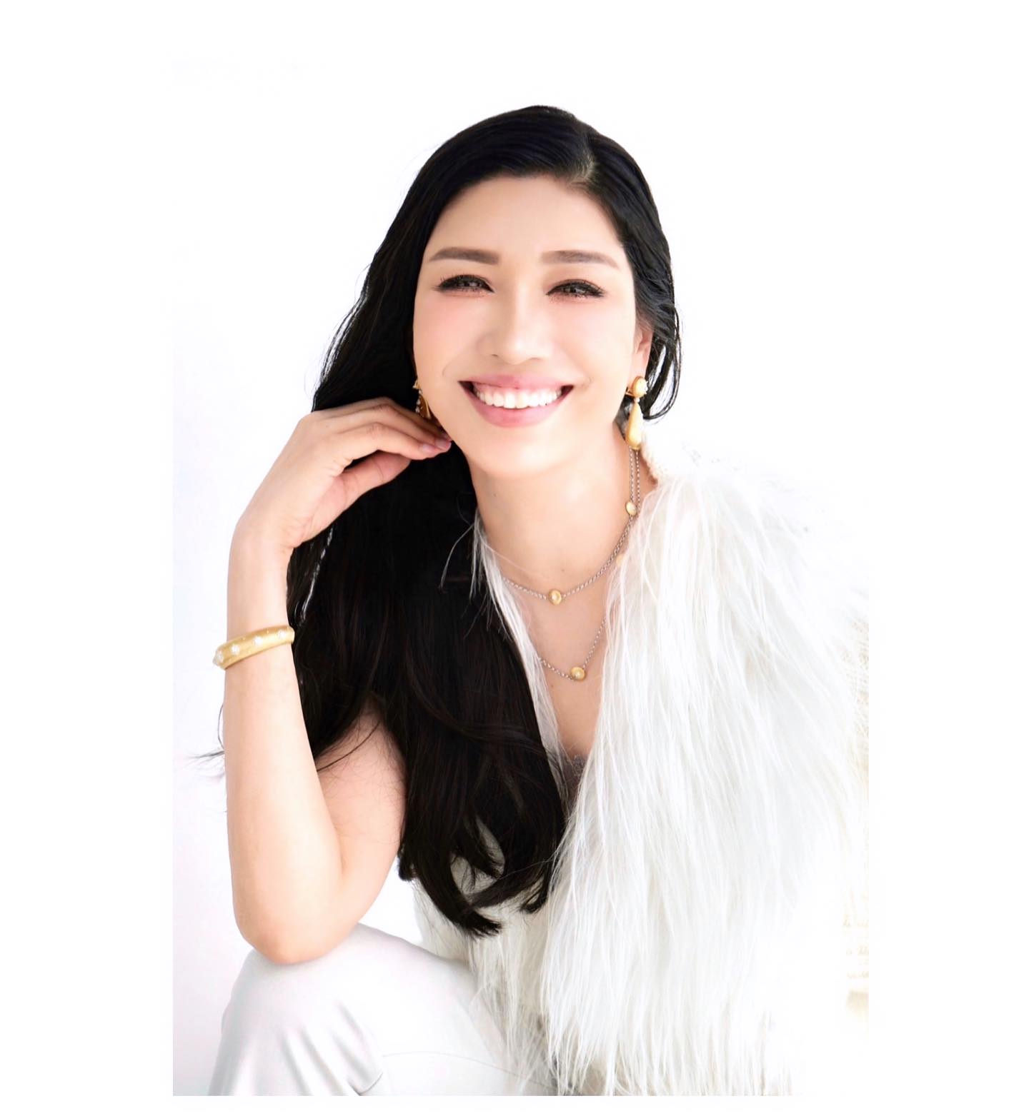 「俄然白が気になり出しました」アンミカが満面の笑みを披露✨