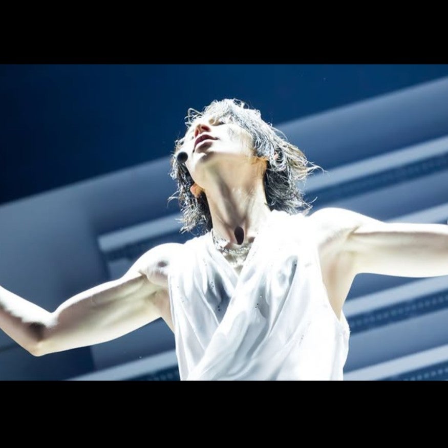 SnowManのラウールが日産スタジアムでの貴重ショットを披露「彫刻のような美しさ」「神々しい」とファンを瞬殺