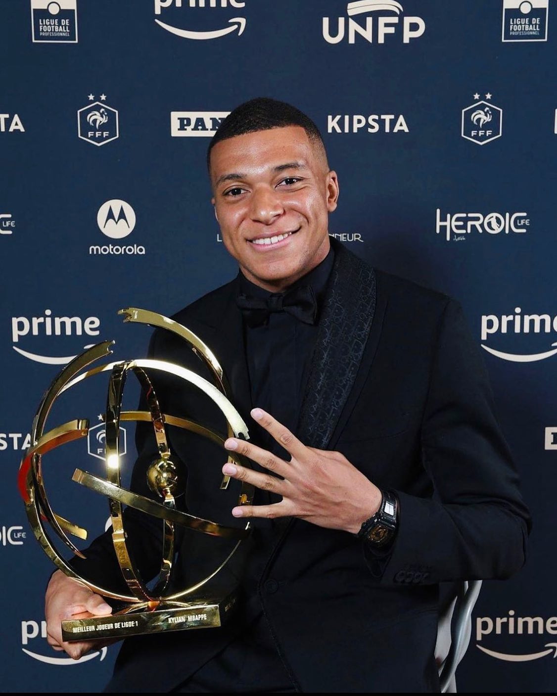 4年連続受賞🏆次世代のバロンドーラー・エンバペがまたもリーグ・アン年間最優秀選手に🔥