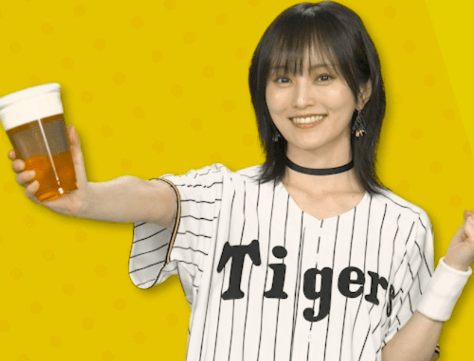 山本彩が甲子園球場の
