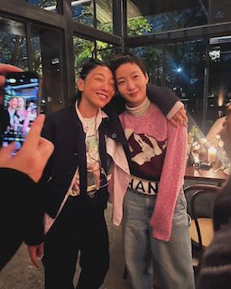 人気女優が豪華2ショット公開 そっくりすぎると話題に「ほんまにやばすぎますって」