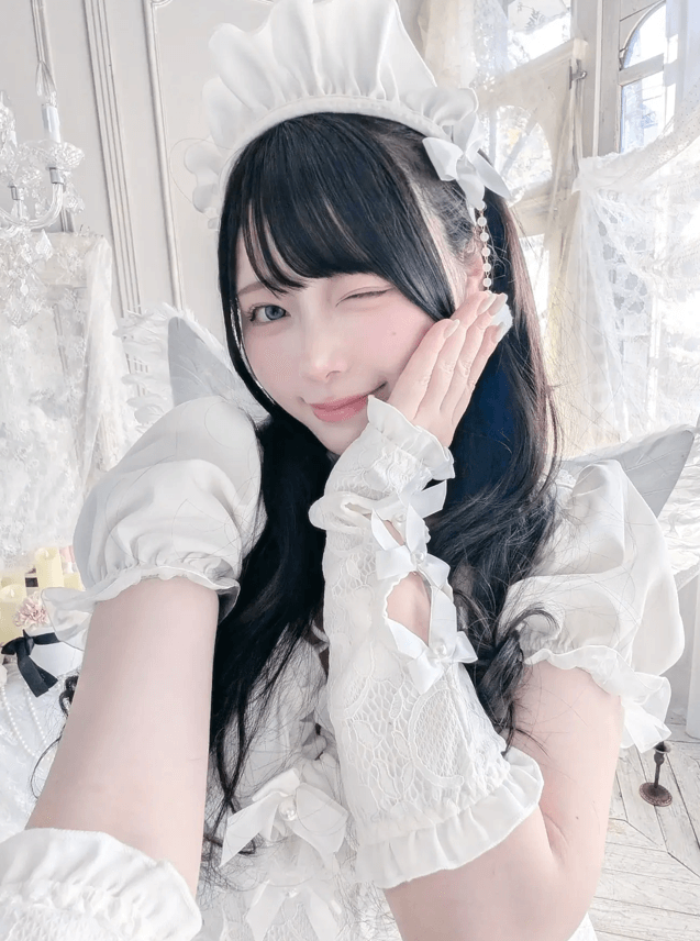 あの人気インフルエンサーが天使に？！「可愛すぎます」の声続々！