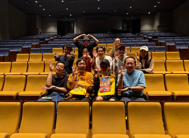 男性ブランコ・平井、舞台を観劇「最高なのです！！」