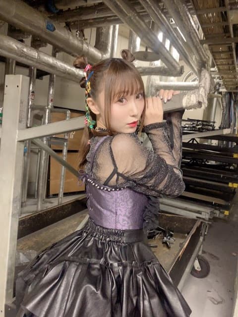 人気女性声優が素敵すぎるライブ衣装とヘアメイクの写真を投稿！可愛い&妖艶だと話題に