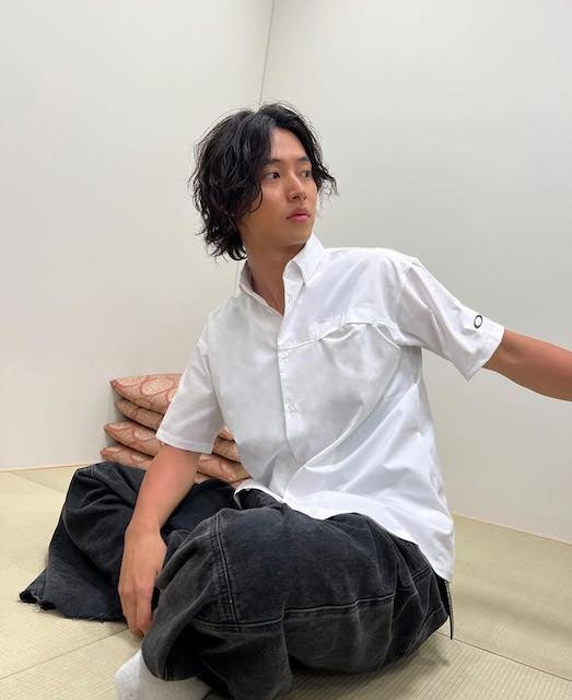 広瀬すずと熱愛💓山﨑賢人の最新ショットが話題「学生？」