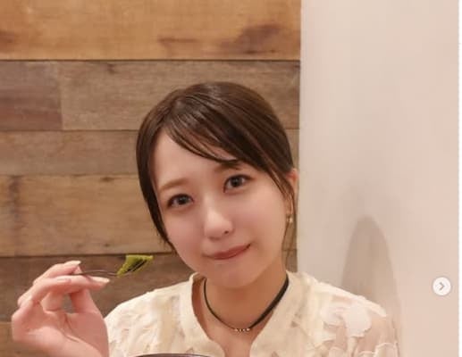 元AKB 48・篠崎彩奈がカフェでのオフショットを投稿！