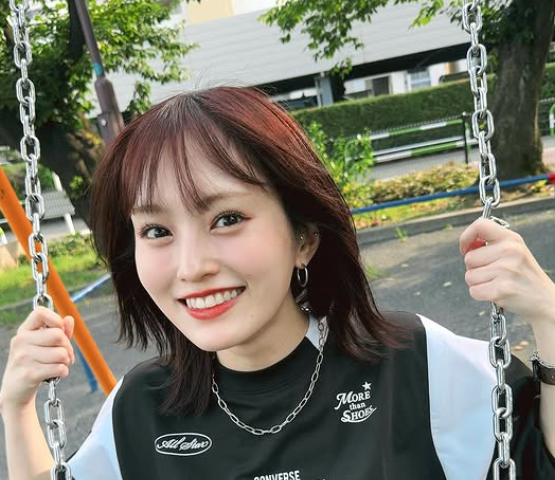 山本彩、「ぼくのなつやすみ」ショット公開　リハ後の公園で無邪気な笑顔に反響