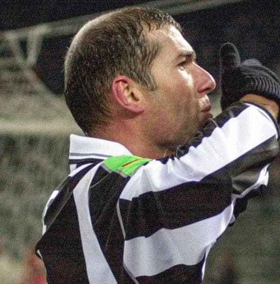 ユベントス、ジダンの華麗なループシュートを公式インスタで公開