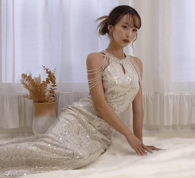 「り、陸に上がった人魚姫か！？」人気モデル、ホワイトルームで魅せた”マーメイドムービー”にファン・フォーリンラブ