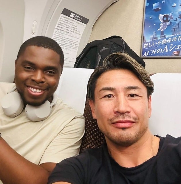 魔裟斗が新幹線でアメリカの旅行者と英会話！