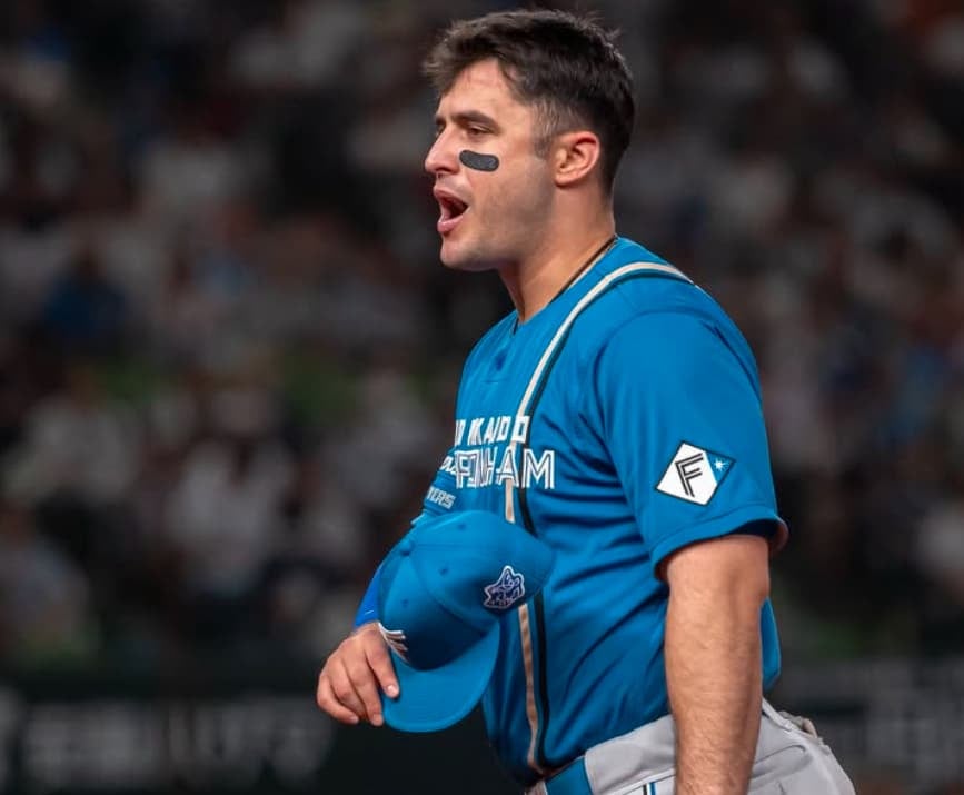 日本ハム・アリエルマルティネス「世界一のユニフォーム」来季も新庄監督の元で打棒を振るう