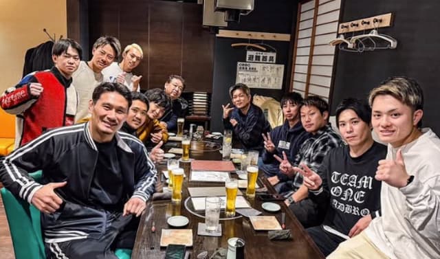 総合格闘家・皇治がTEAMONEメンバーと忘年会を開催