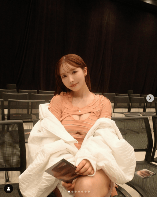 三上悠亜「◯◯がハミ出そう」なショットにファン歓喜⁉