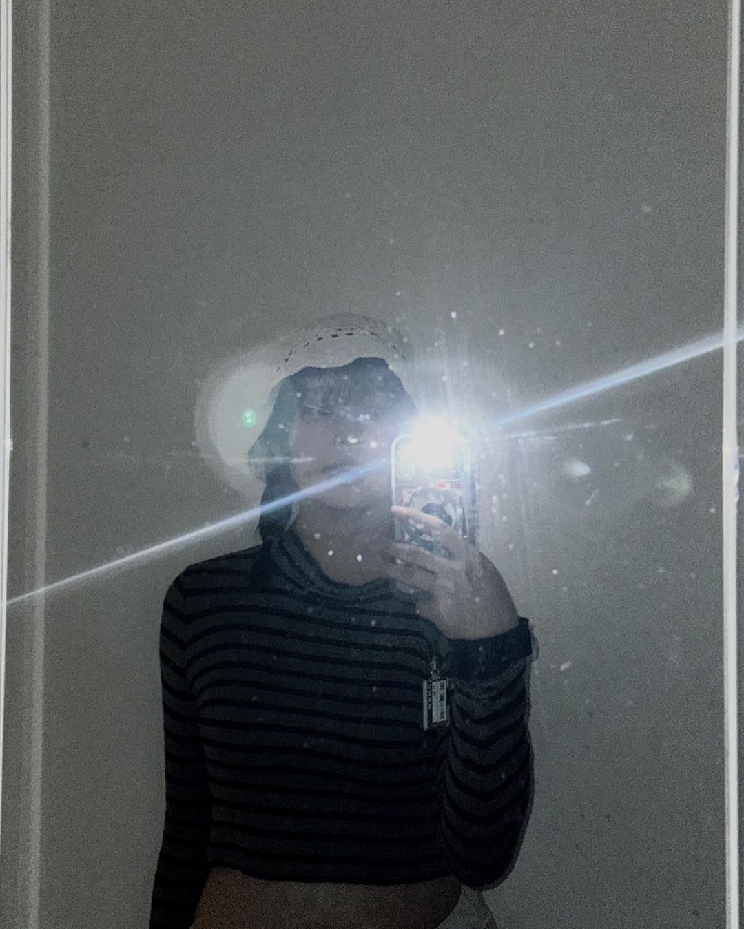 「語彙力なくなるかわいさ」吉川愛、休日を満喫するオフショットを複数公開