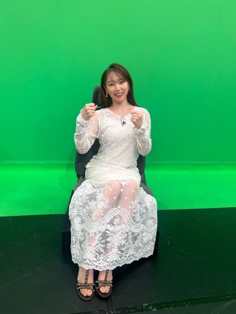 透け感のあるレーススカート姿が美しい…！桜井日奈子のオフショに注目！