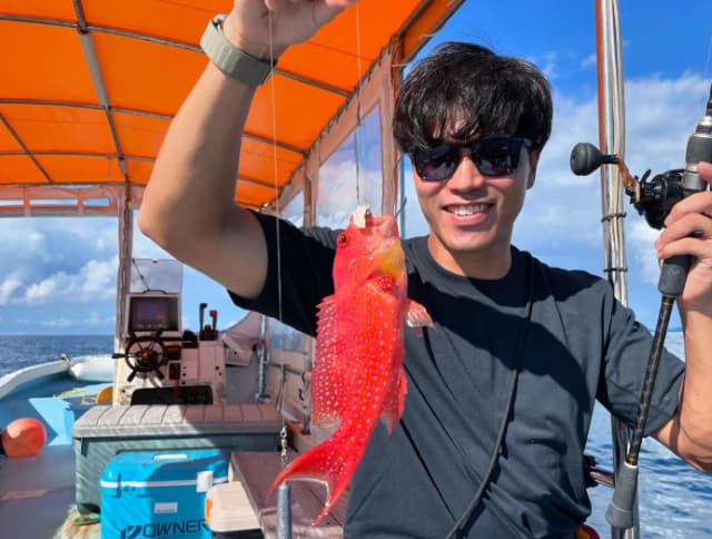 小池祐貴が石垣島で釣りを楽しむ「大きいのがめちゃんこ釣れて楽しかったです」