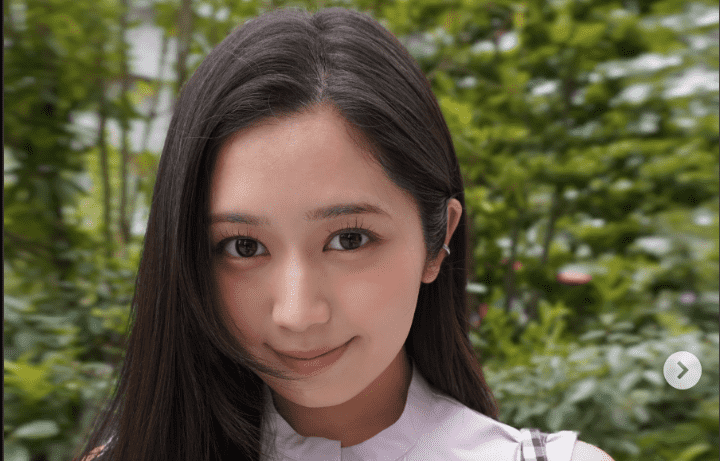 「キレイ可愛いキレイ」浅野杏奈が夏服上目づかいショットでファンを魅了！？絶賛コメント集まる