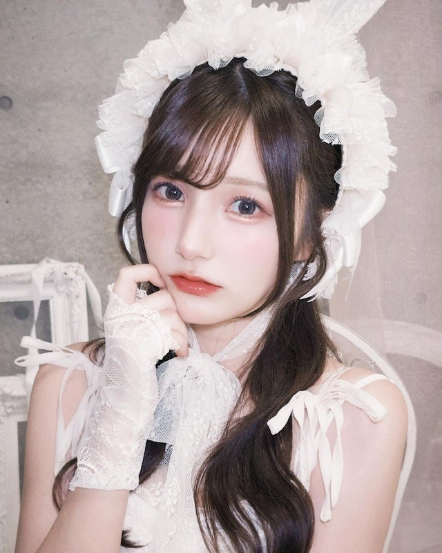 登録者140万人超え 超人気女性Youtuberの脇見せウサ耳ショットが可愛すぎると話題に