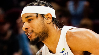 キャブズがチュマ・オーケーケを紹介！“ビッグ・チュム”にファン大熱狂