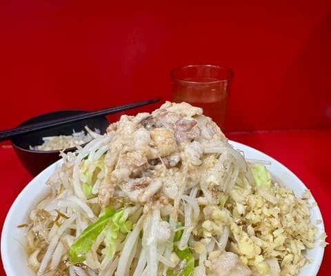 「美味すぎた、、」Snow Man 佐久間大介が1ヶ月ぶりにラーメン二郎へ！大ボリュームの1杯を堪能