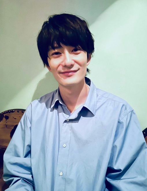 岡田将生、”青いマーク”に歓喜✨賀来賢人もコメント綴る💭