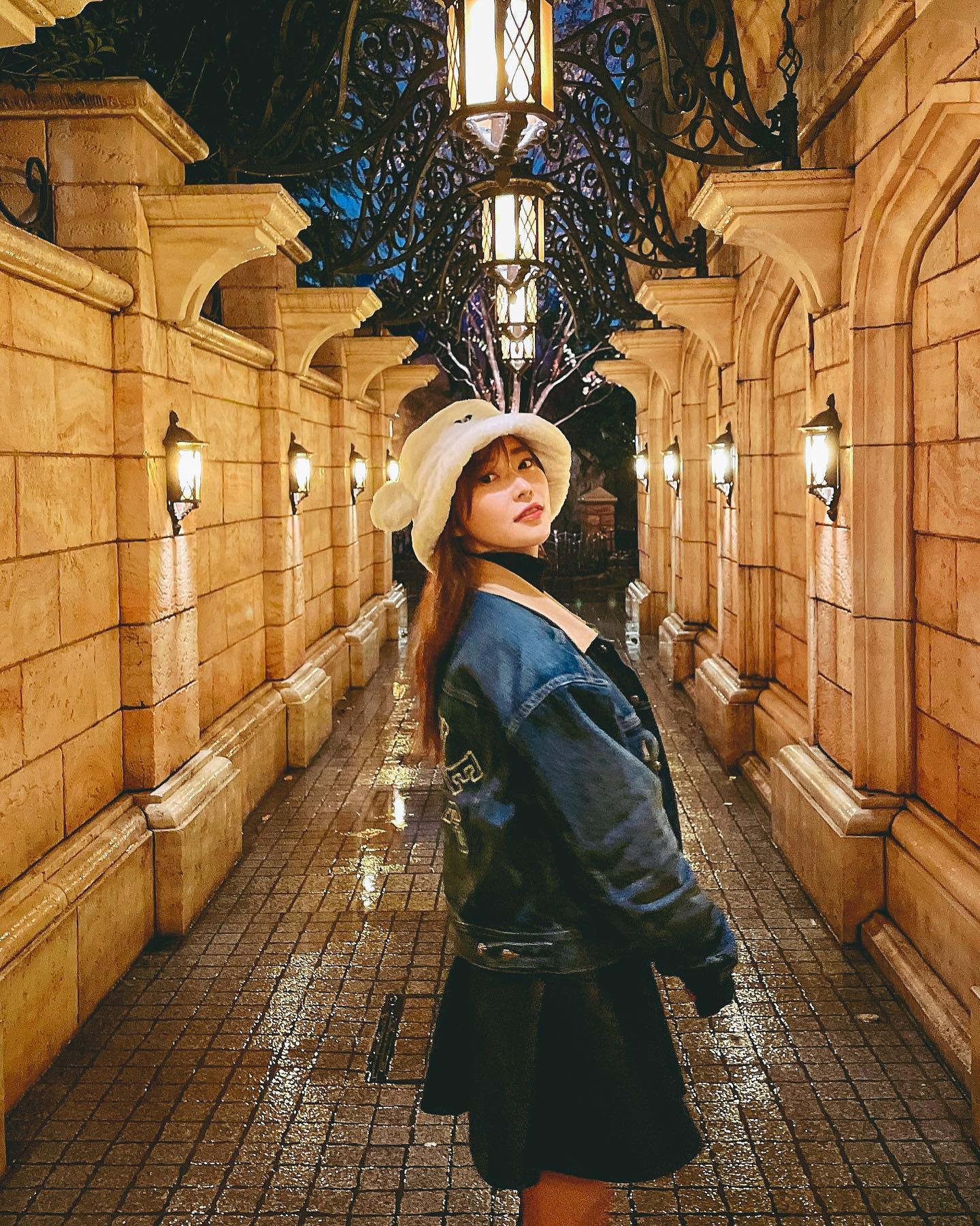 元AKB48の指原莉乃が夢の国へ🐭 美しすぎる写真にファンも「これは流石に恋」