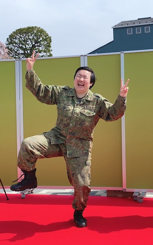 やす子が舞う！？　ダブルピースで超嬉しそうにご報告