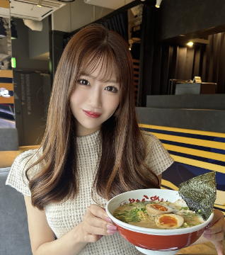 日南まみ、渋谷で山小屋ラーメンを堪能！ファンも食欲そそられる絶品ショット！！