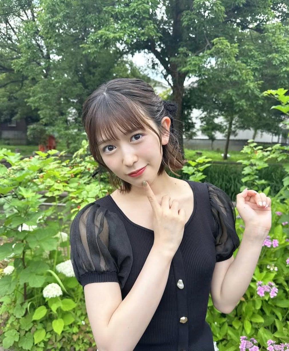 「アイドルみたい！」 超ときめき♡宣伝部・小泉遥香、ふんわりスカート姿でロケ！デート動画も