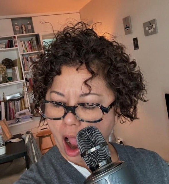 猫沢エミ　プレゼントでもらったカラオケマイクがパリで使えず！