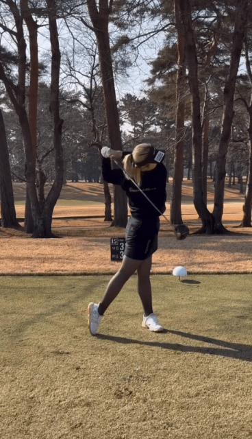 「ちょっとだけ良くなったかな」女子ゴルファー石山千晶、苦手だった正面からのスイングムービー公開！