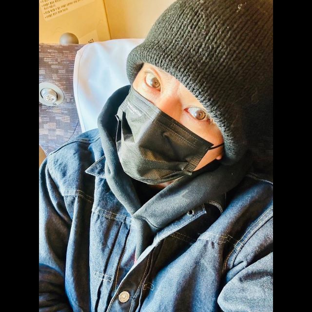 木村拓哉、黒マスクにニット帽姿の自撮りをアップ「撮影の地へと向かっております！」